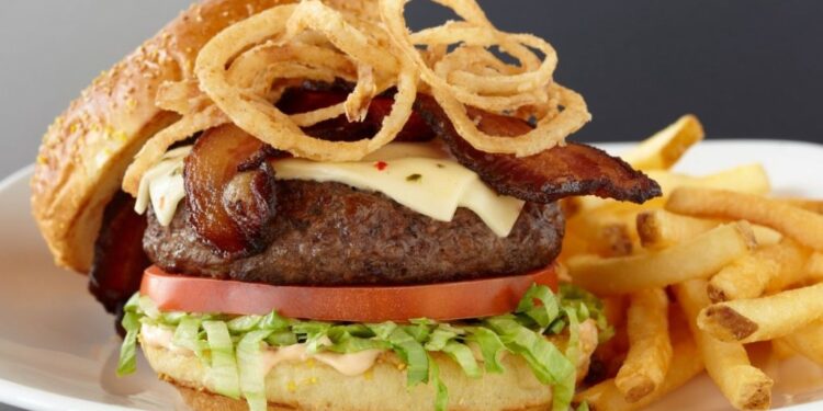 C’è già il cibo per sfamare tutti gli abitanti della terra, ma nessuno lo dice