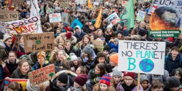 Discredito permanente dell’avversario – la canna del gas della politica dei giorni nostri