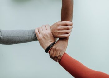 Riprendere il controllo della politica dal basso