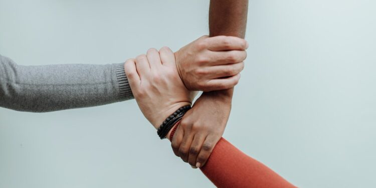 Riprendere il controllo della politica dal basso